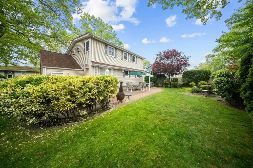 1620 East Drive Merrick NY 11566