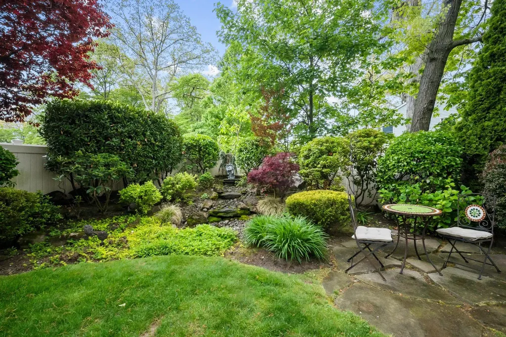 1620 East Drive Merrick NY 11566