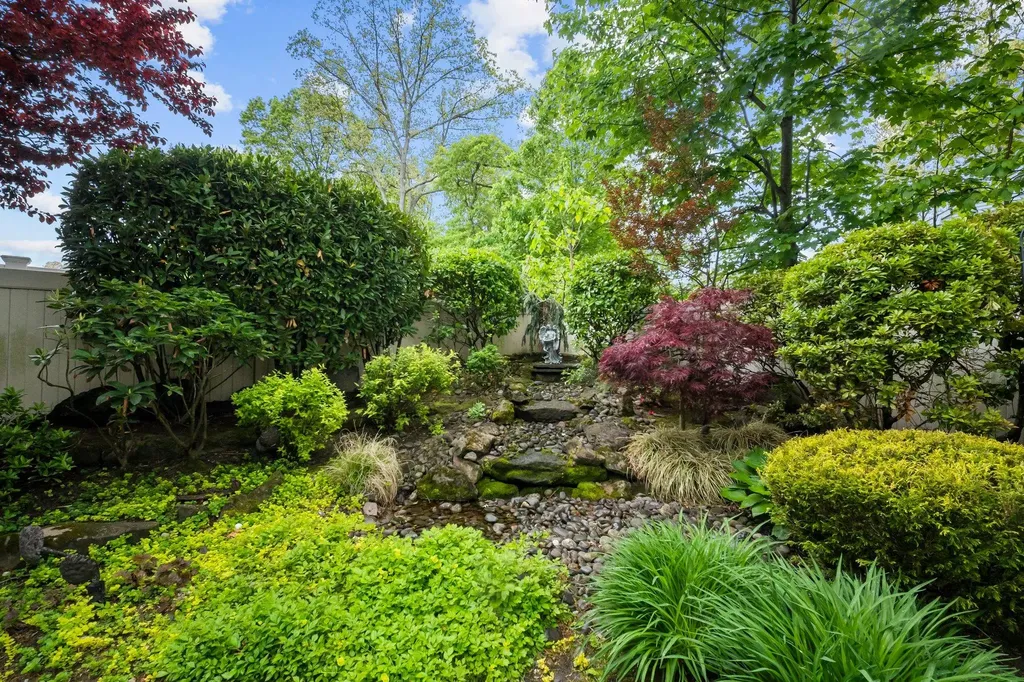 1620 East Drive Merrick NY 11566