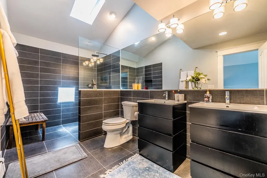 60 Bayview Drive Huntington NY 11743