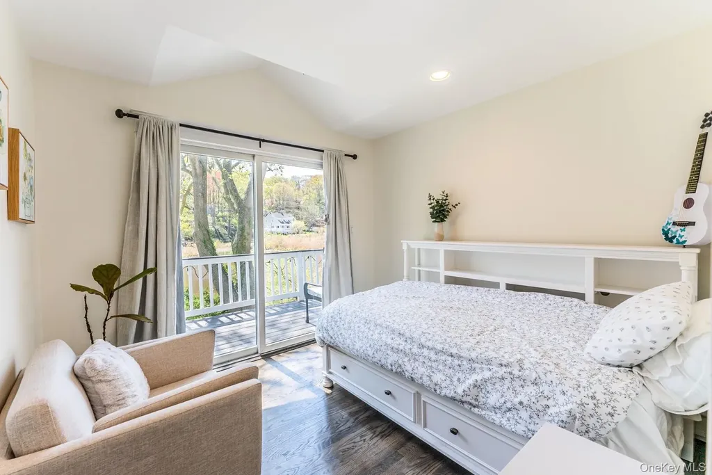 60 Bayview Drive Huntington NY 11743