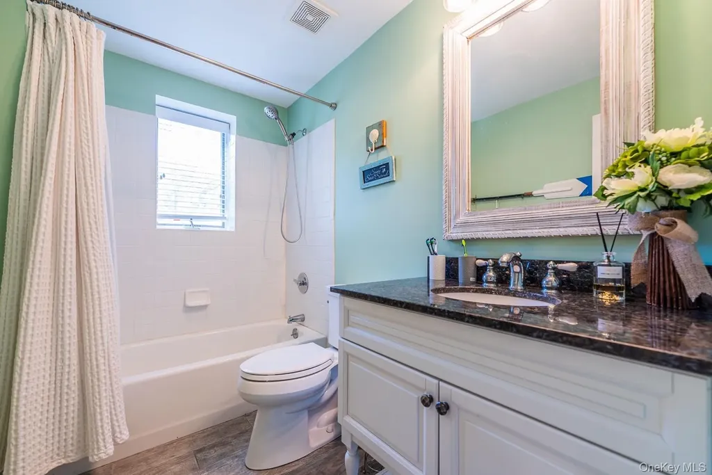 60 Bayview Drive Huntington NY 11743
