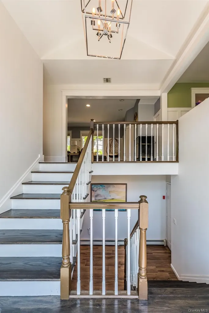 60 Bayview Drive Huntington NY 11743