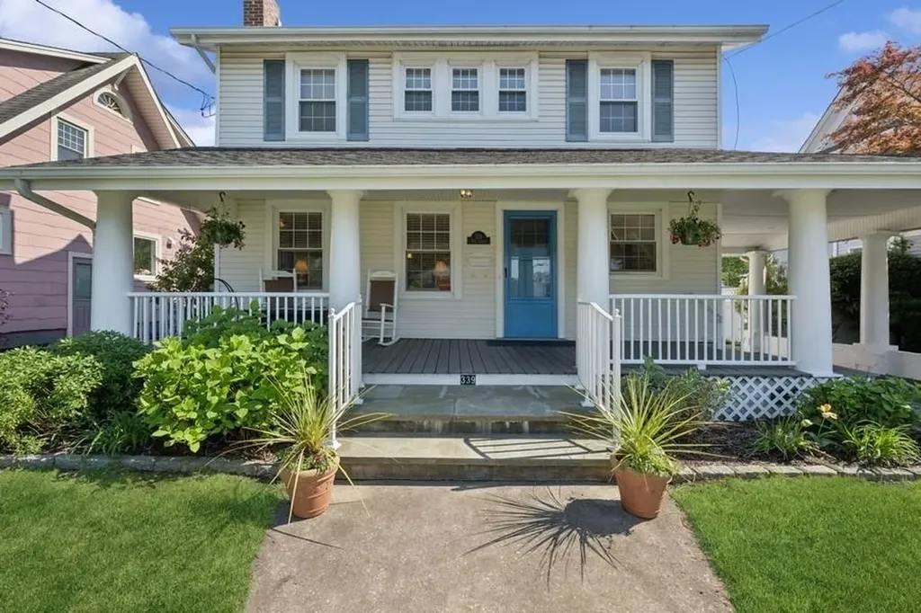339 Pine Street Freeport NY 11520