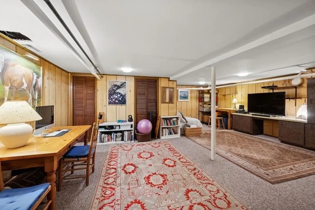 339 Pine Street Freeport NY 11520