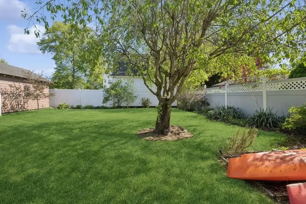 339 Pine Street Freeport NY 11520