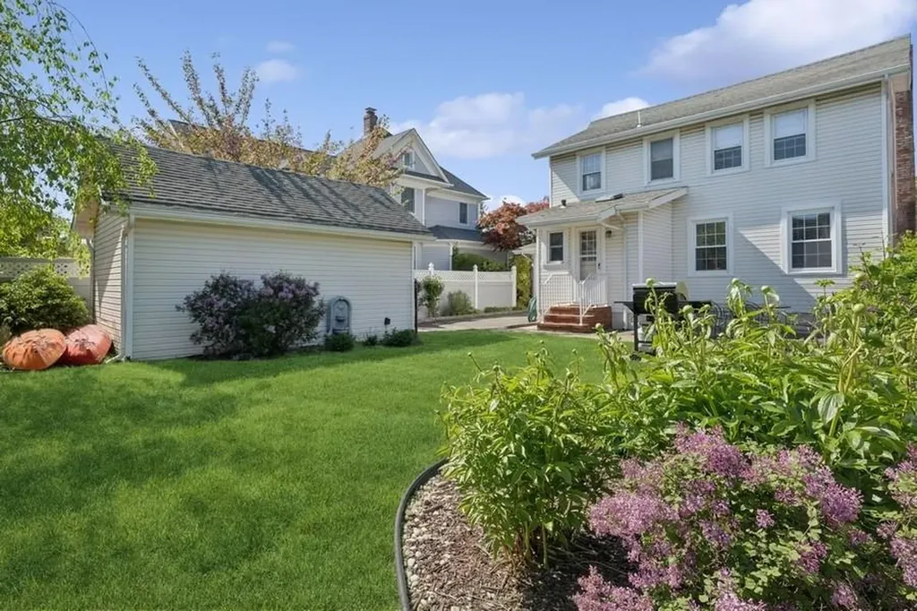 339 Pine Street Freeport NY 11520
