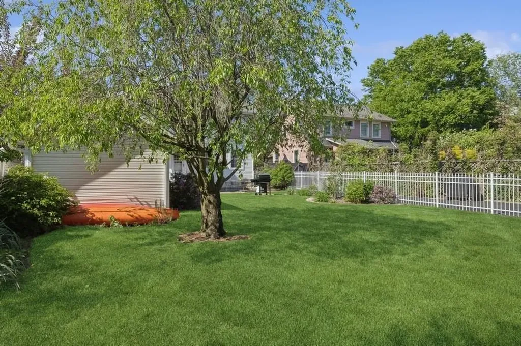 339 Pine Street Freeport NY 11520