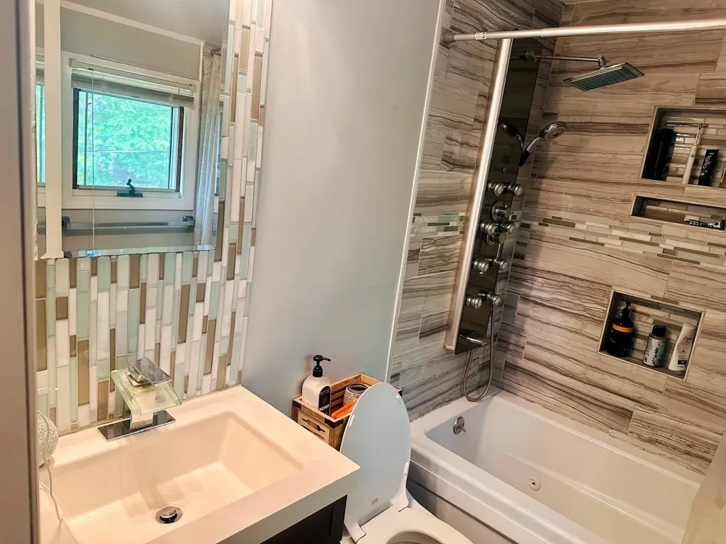 11 Mooney Pond Road Coram NY 11727