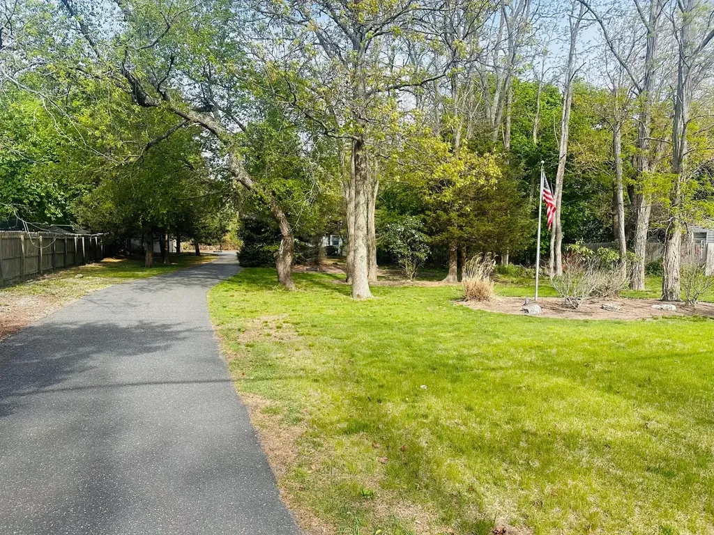 11 Mooney Pond Road Coram NY 11727