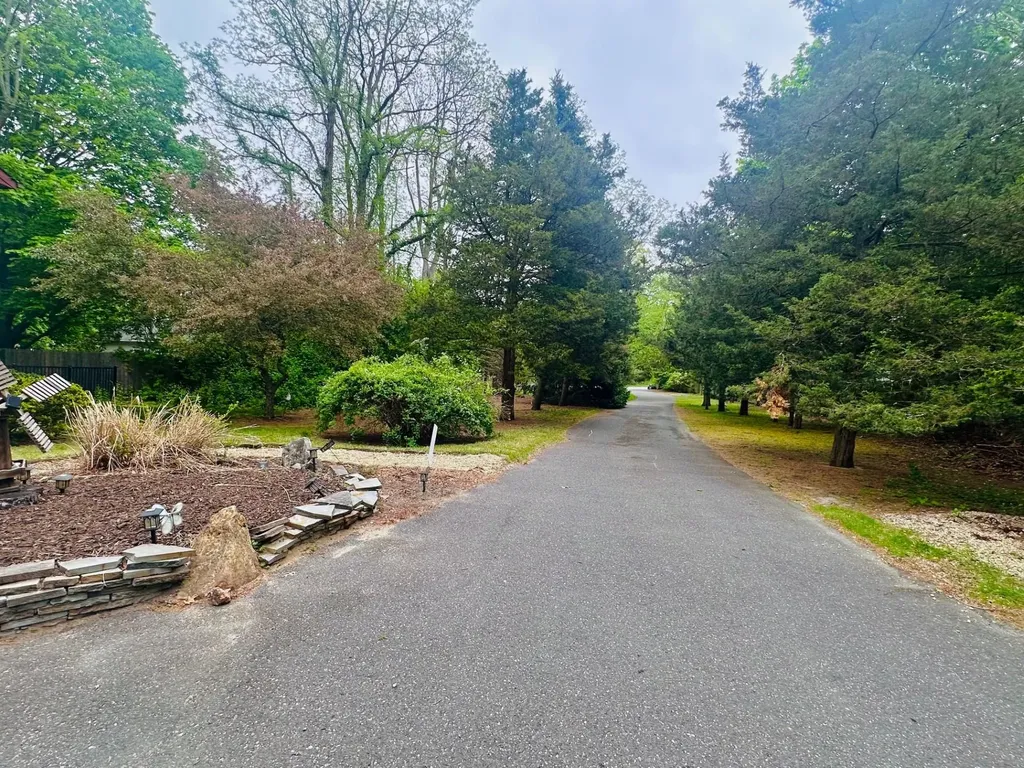 11 Mooney Pond Road Coram NY 11727