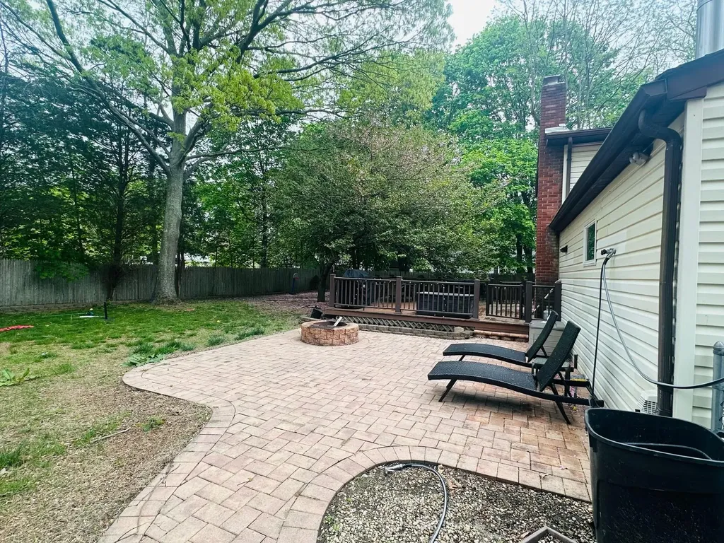 11 Mooney Pond Road Coram NY 11727