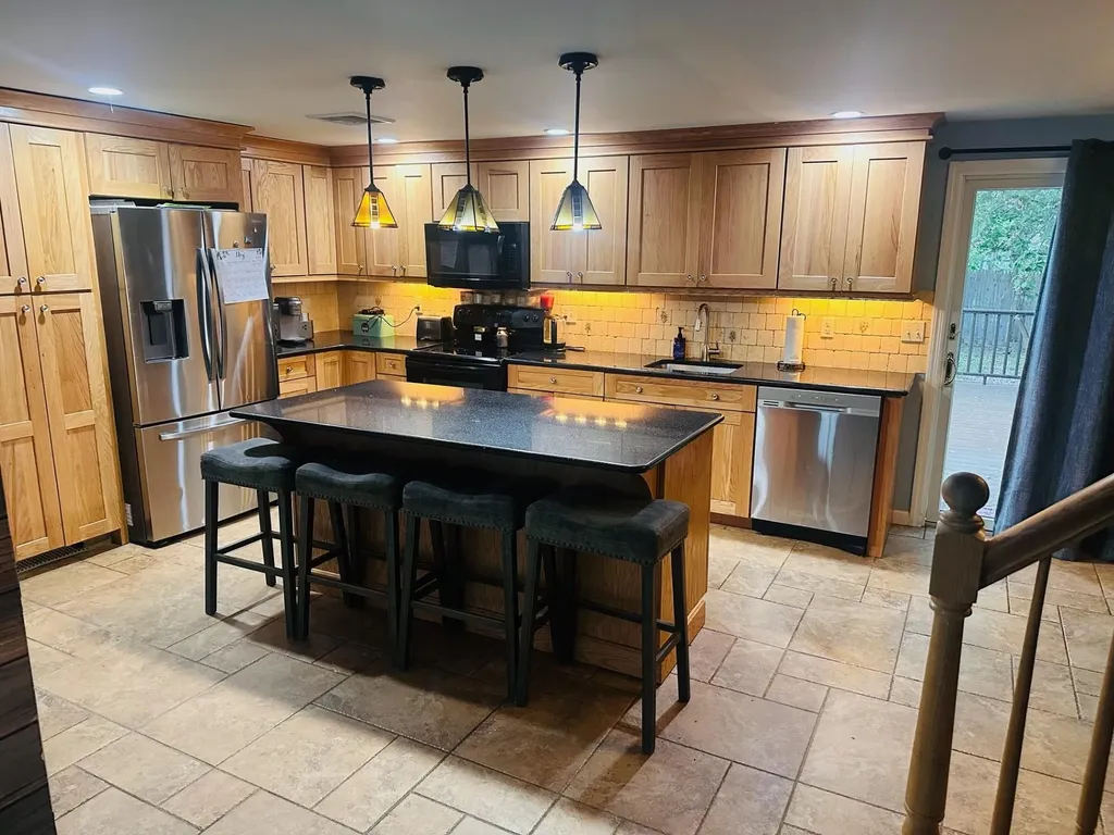 11 Mooney Pond Road Coram NY 11727