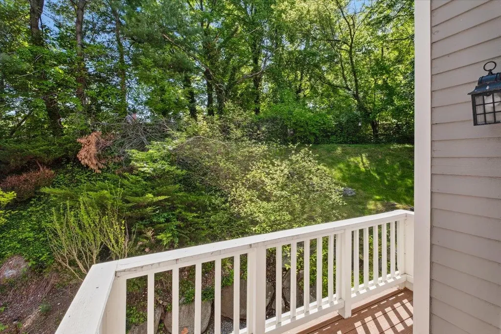 1601 Pondcrest Lane White Plains NY 10607