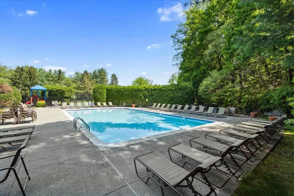 1601 Pondcrest Lane White Plains NY 10607