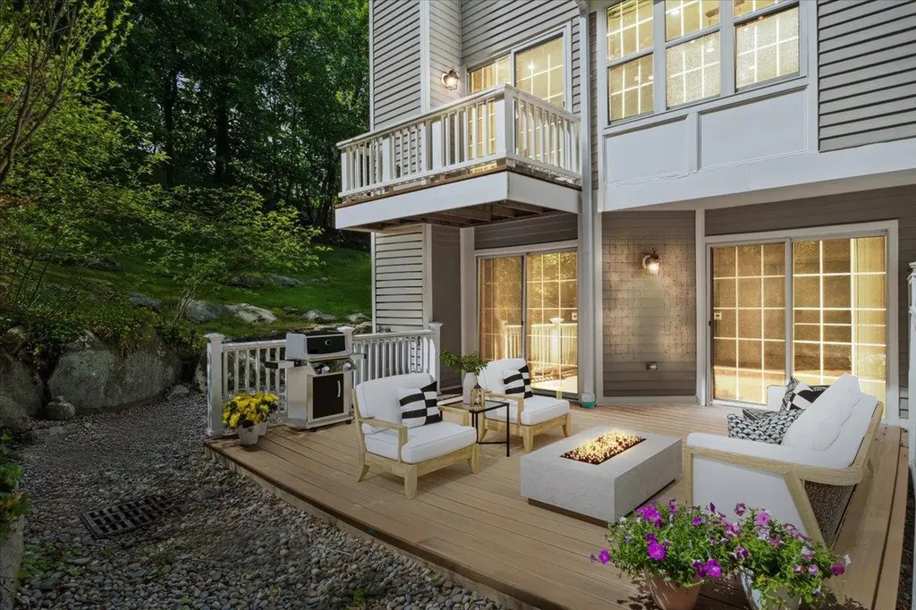 1601 Pondcrest Lane White Plains NY 10607