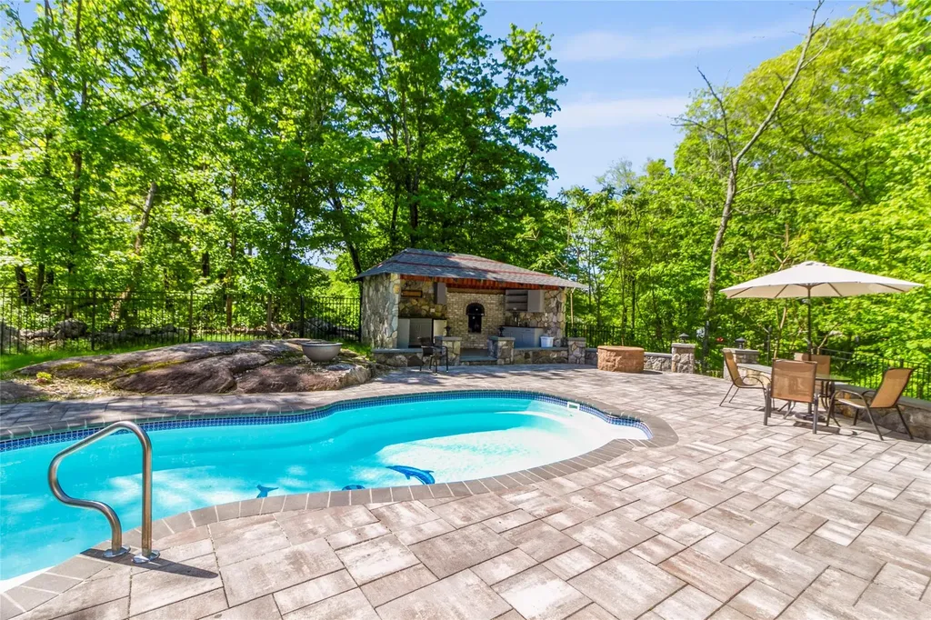 3 Curry Spur Mahopac NY 10541