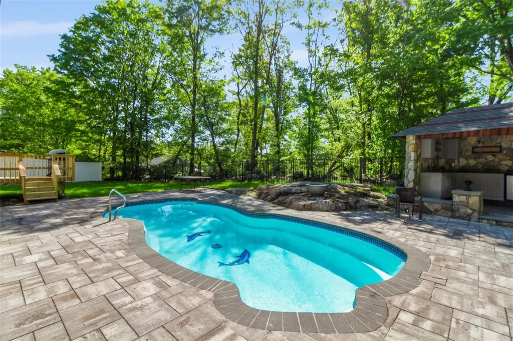 3 Curry Spur Mahopac NY 10541