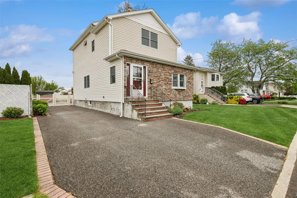 120 Floral Avenue Bethpage NY 11714