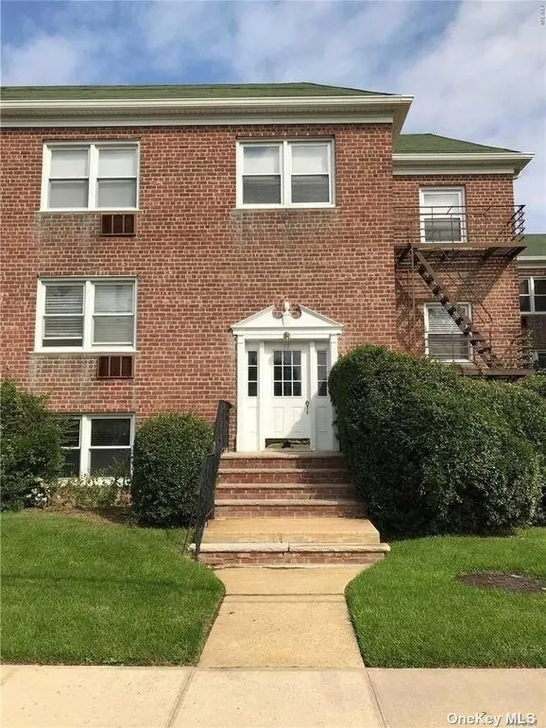 45 Grand Avenue Rockville Centre NY 11570