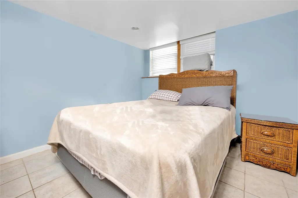 271 Lafayette Boulevard Long Beach NY 11561