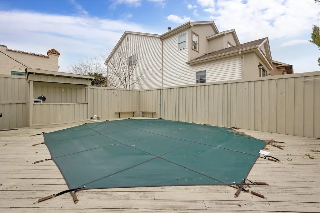 271 Lafayette Boulevard Long Beach NY 11561