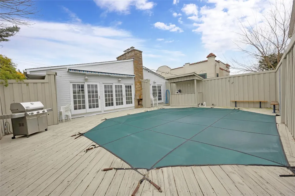 271 Lafayette Boulevard Long Beach NY 11561