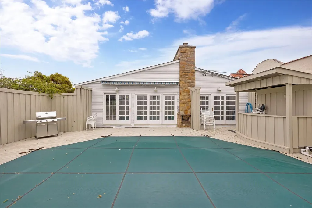 271 Lafayette Boulevard Long Beach NY 11561