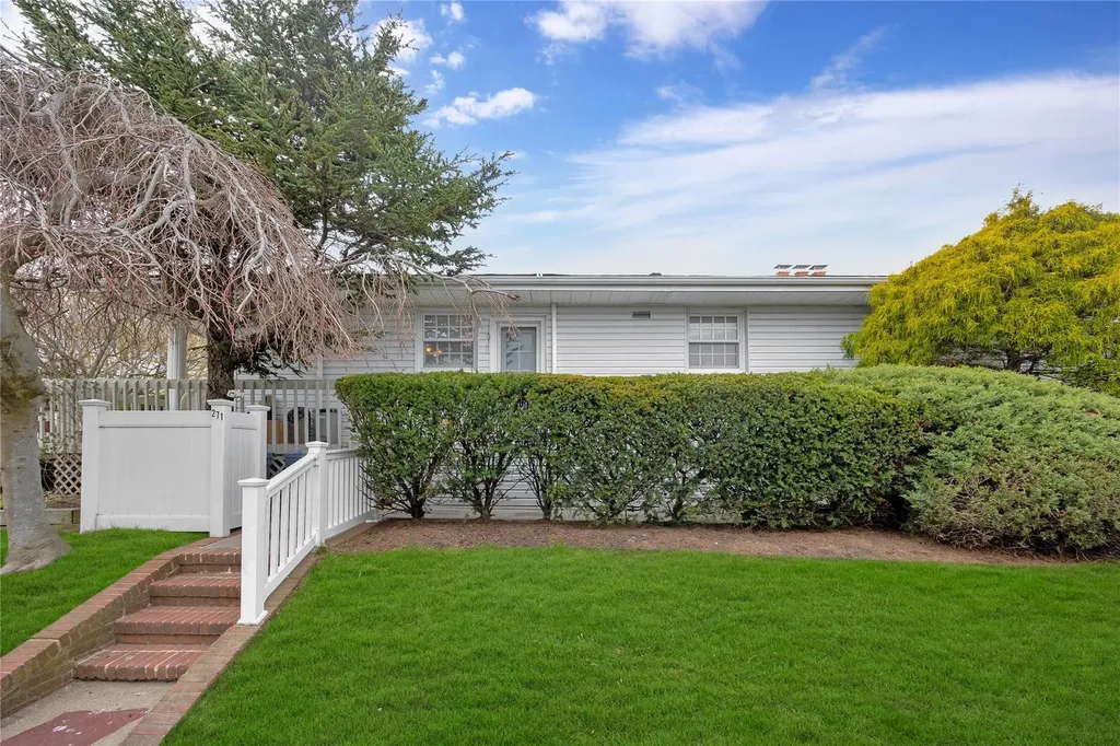 271 Lafayette Boulevard Long Beach NY 11561