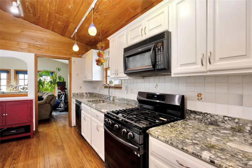 271 Lafayette Boulevard Long Beach NY 11561