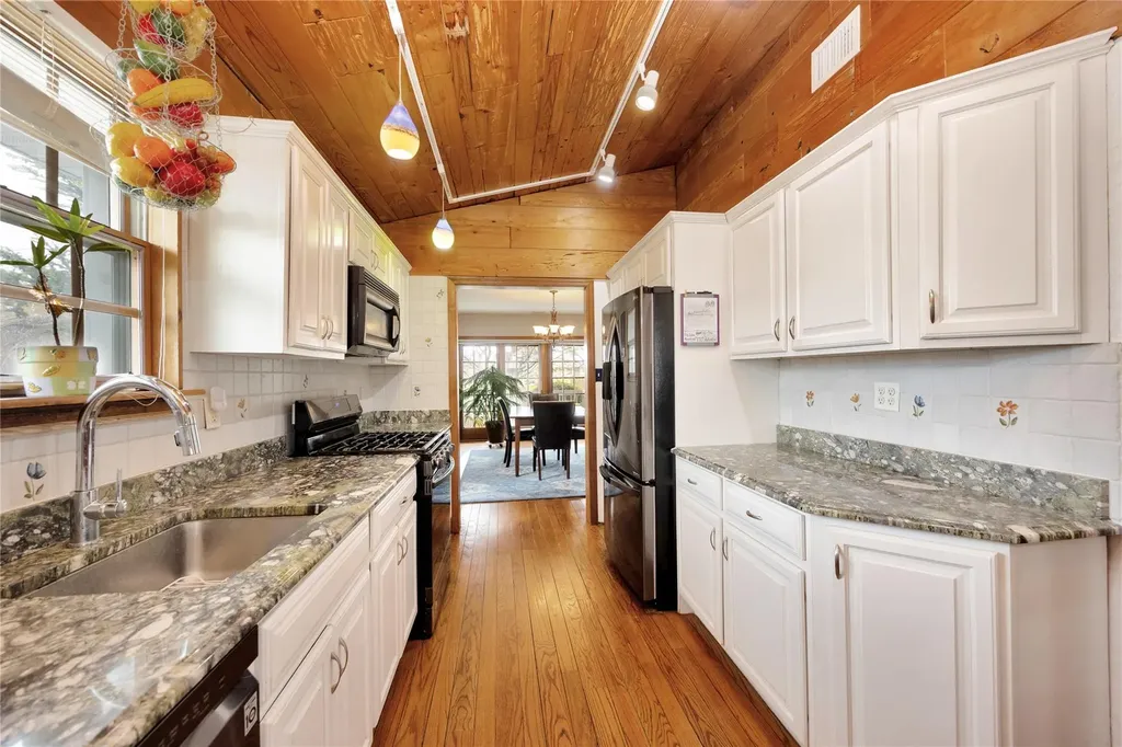 271 Lafayette Boulevard Long Beach NY 11561
