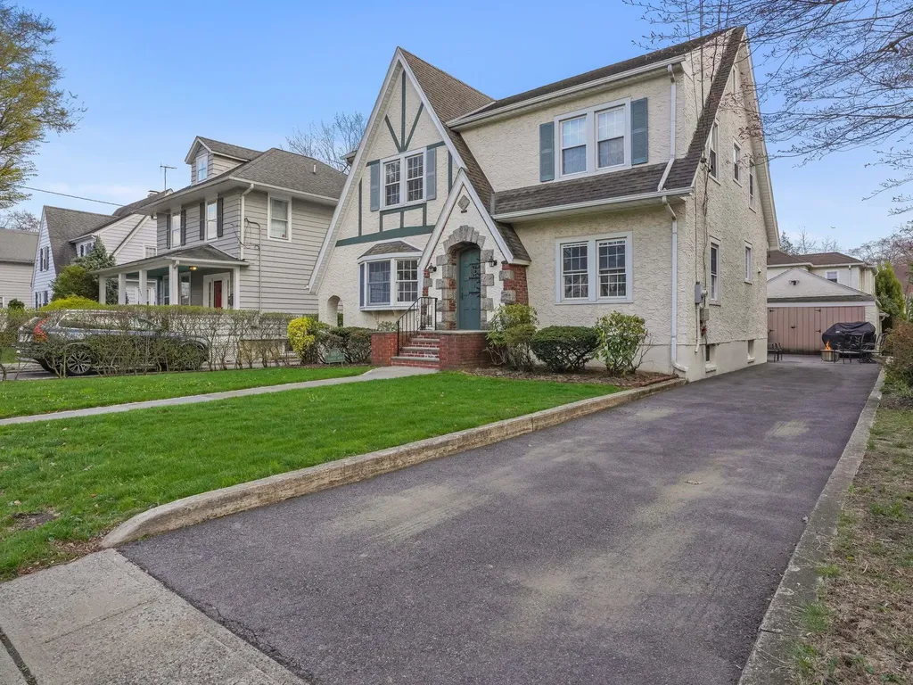 1065 Washington Avenue Pelham NY 10803