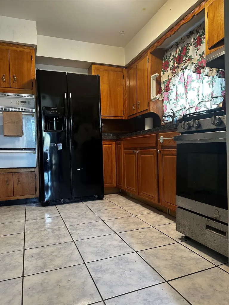 24519 147th Drive Rosedale NY 11422