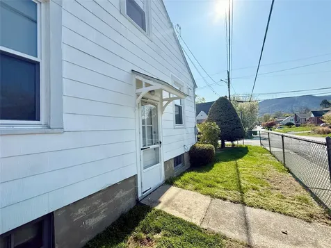 29 Dinan Street Beacon NY 12508