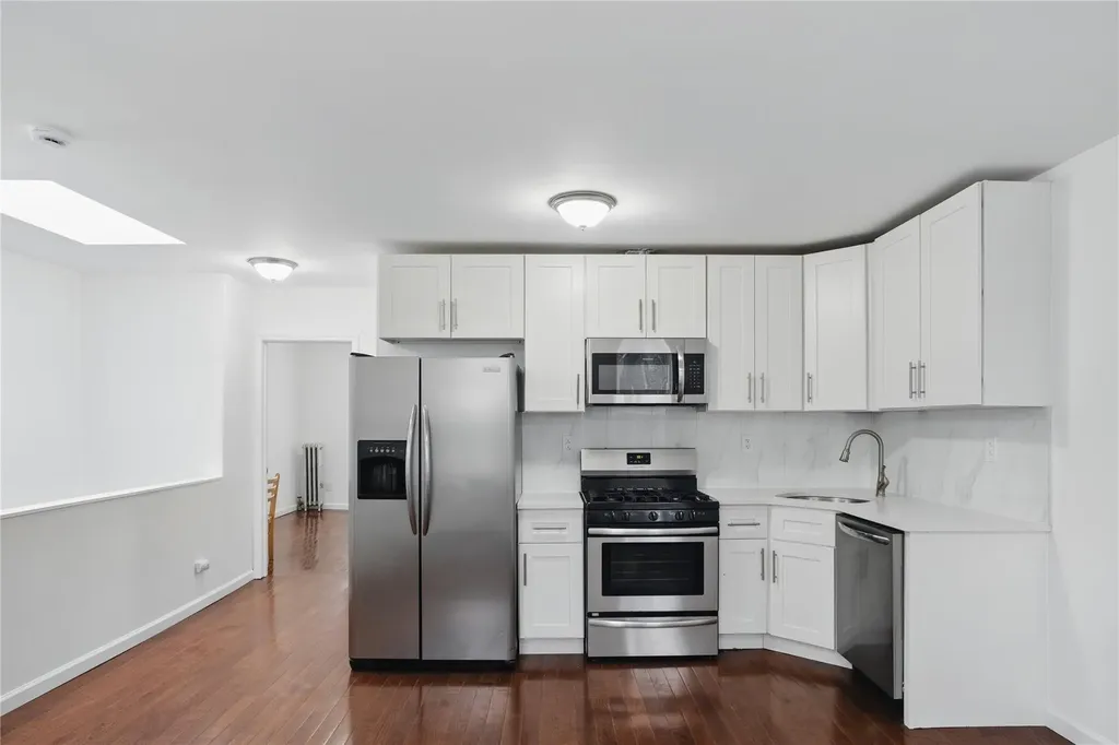 725 Taylor Avenue Bronx NY 10473