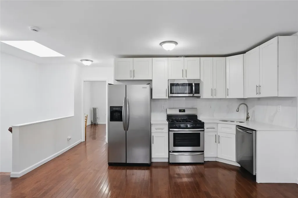 725 Taylor Avenue Bronx NY 10473