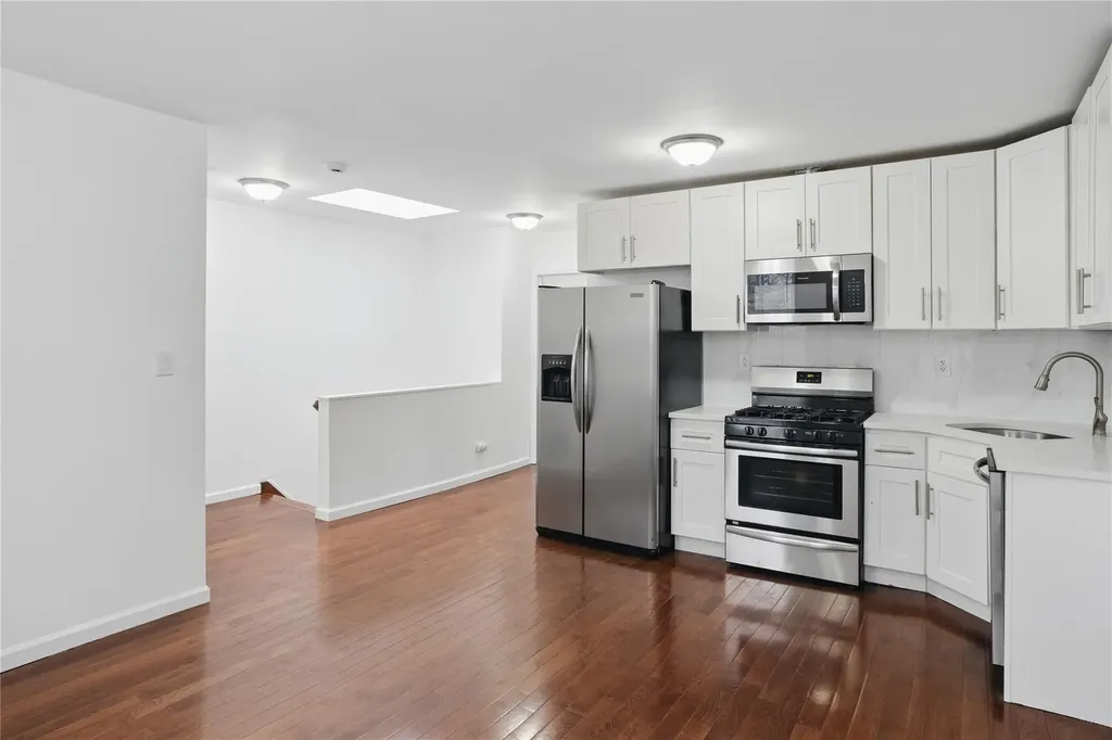 725 Taylor Avenue Bronx NY 10473