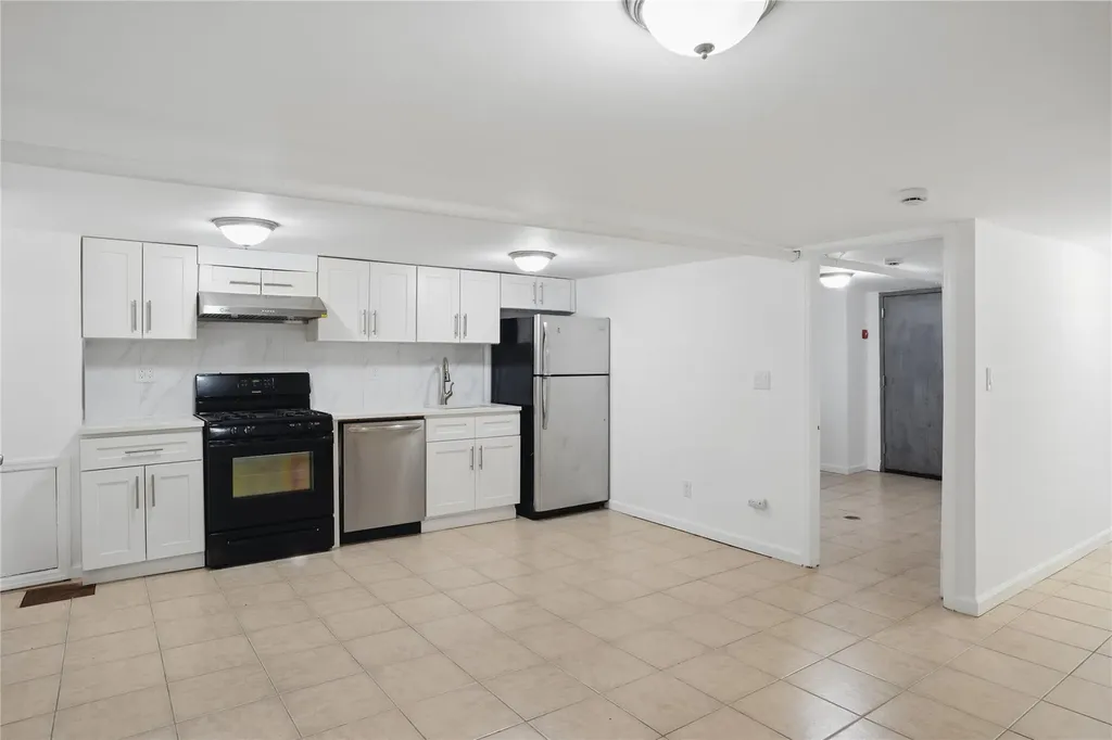 725 Taylor Avenue Bronx NY 10473