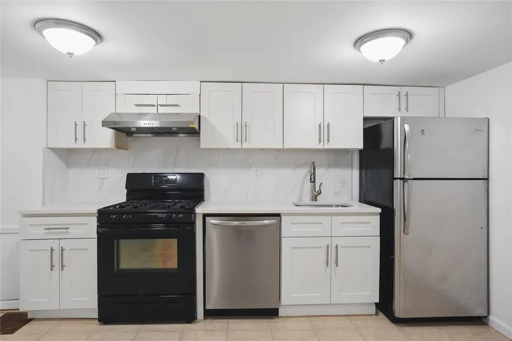 725 Taylor Avenue Bronx NY 10473