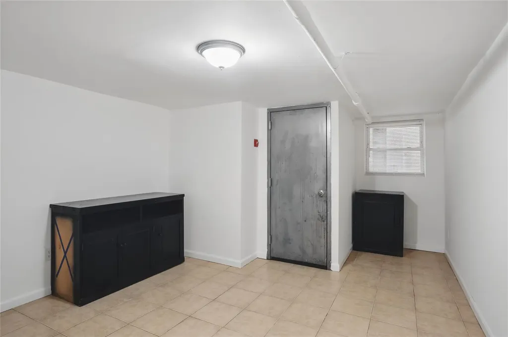 725 Taylor Avenue Bronx NY 10473