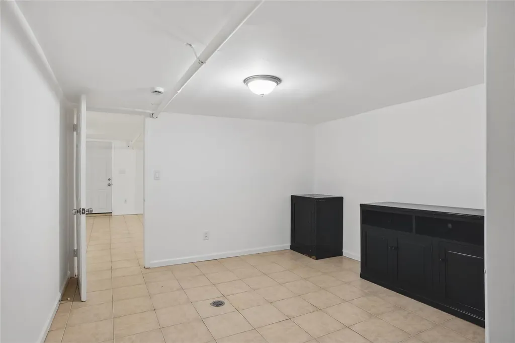 725 Taylor Avenue Bronx NY 10473