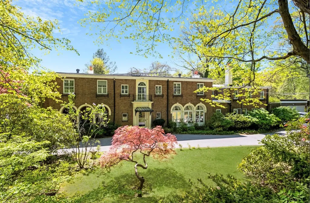 376 Beechmont Drive New Rochelle NY 10804