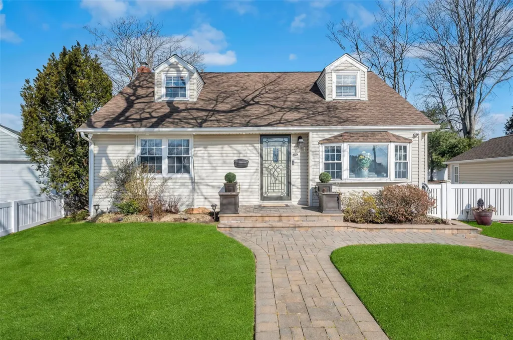 105 N Terrace Place Valley Stream NY 11580