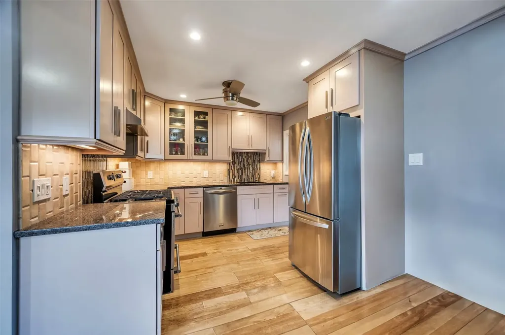 105 N Terrace Place Valley Stream NY 11580