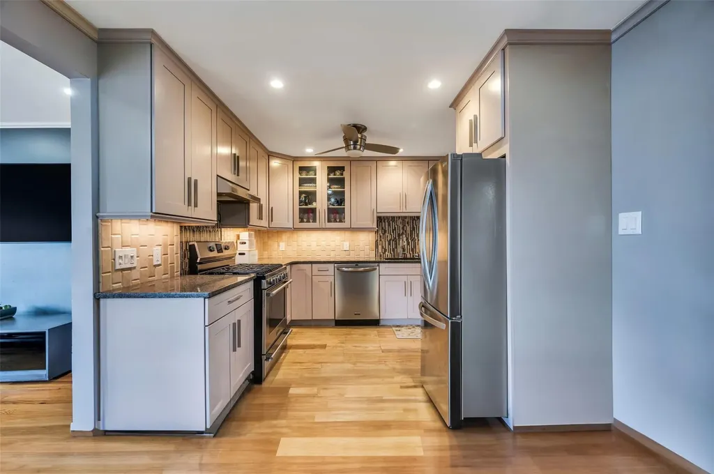 105 N Terrace Place Valley Stream NY 11580