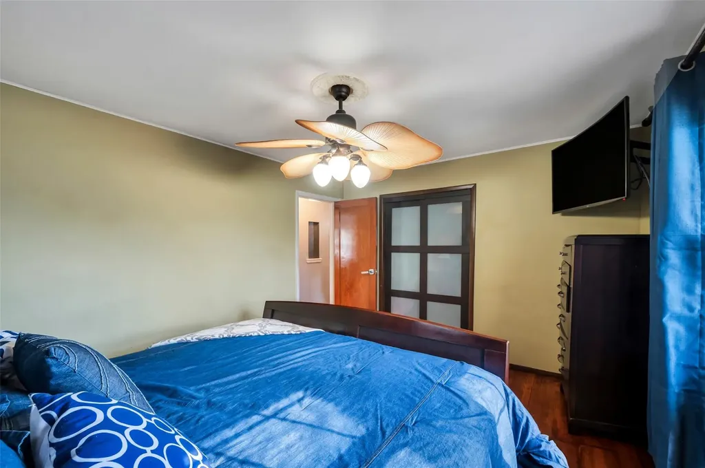 105 N Terrace Place Valley Stream NY 11580