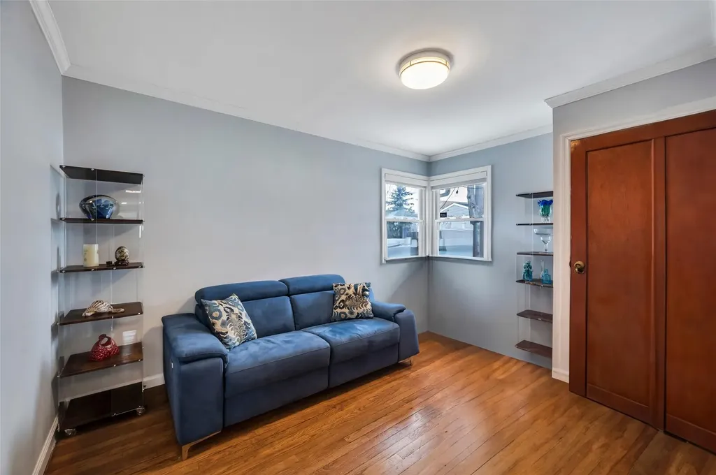 105 N Terrace Place Valley Stream NY 11580