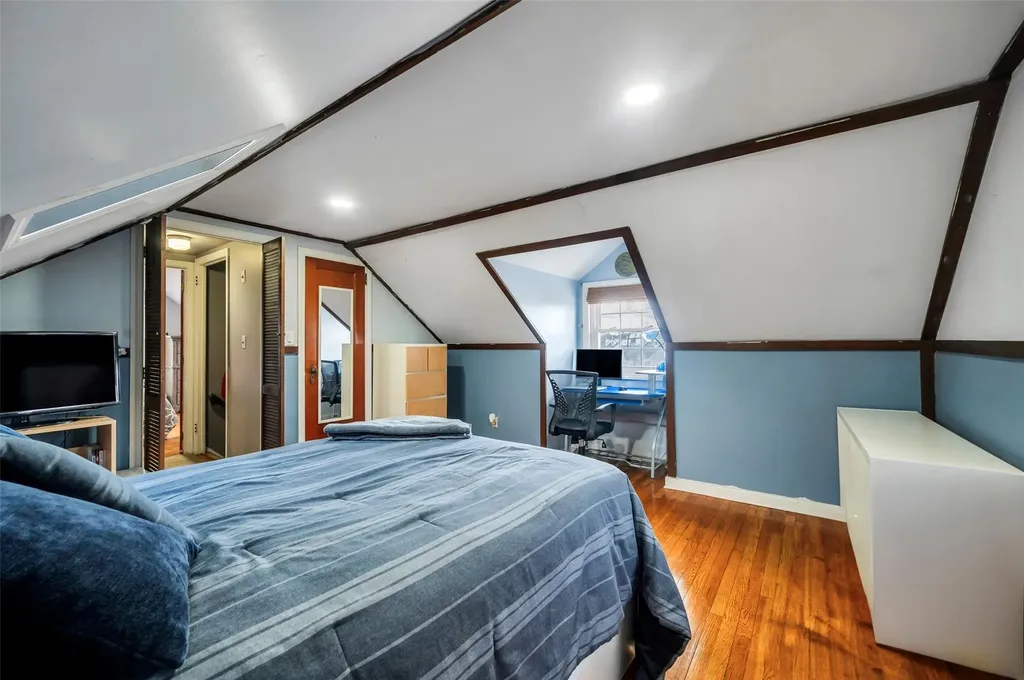 105 N Terrace Place Valley Stream NY 11580