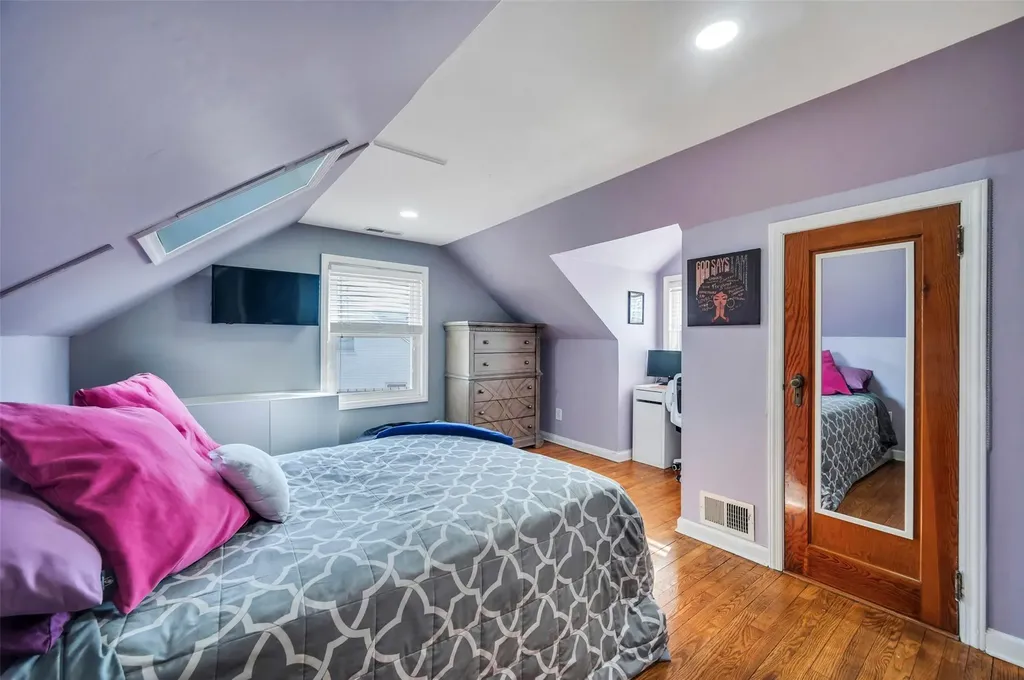 105 N Terrace Place Valley Stream NY 11580