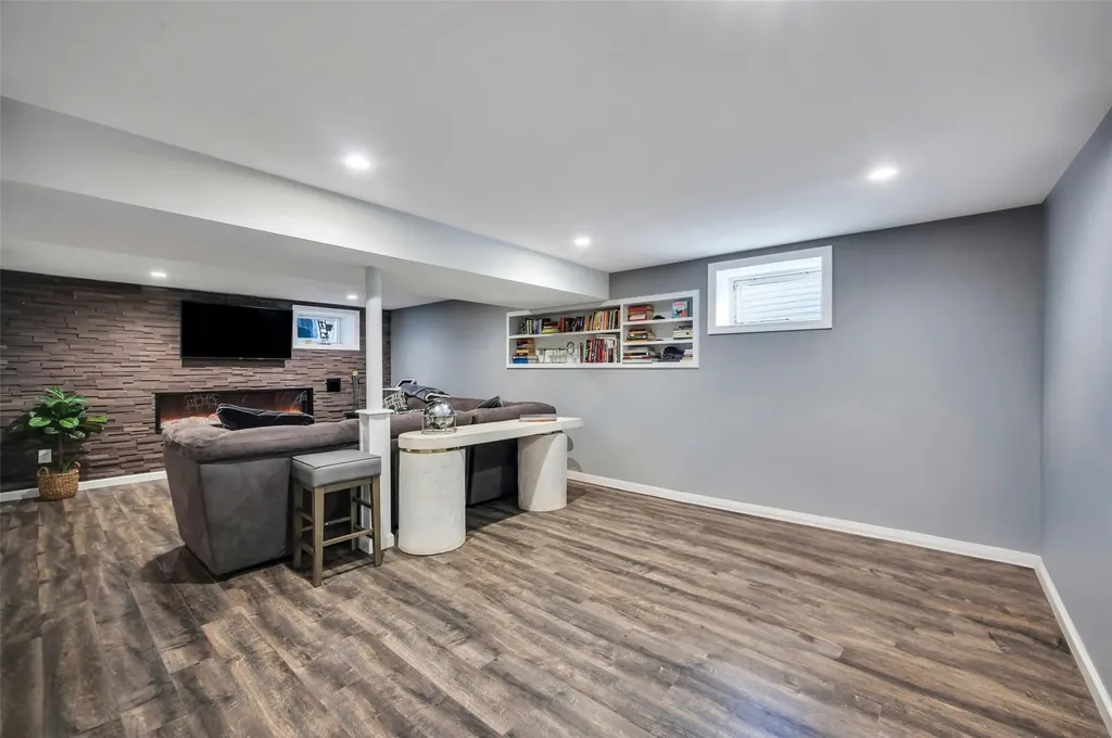 105 N Terrace Place Valley Stream NY 11580